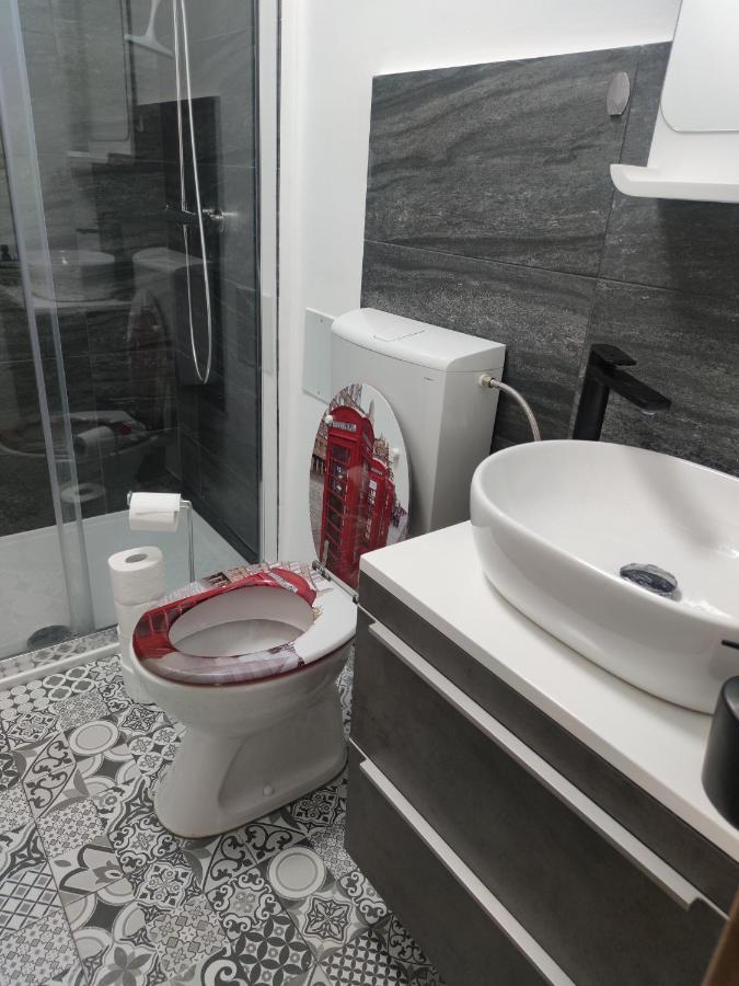 Apartman M&M'S Apartment Karlovac Bagian luar foto